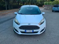 Usata Ford Fiesta 75 CV (55 kW) 2013 Bianco Berlina