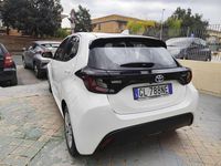 Usata Toyota Yaris Hybrid Active 92 CV (67 kW) 2022 Other Berlina