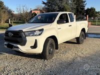 Usata Toyota HiLux 150 CV (110 kW) 2023 Bianco Pick-up