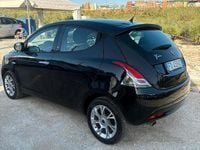 Usata Lancia Ypsilon Gold 95 CV (69 kW) 2016 Blu Utilitaria