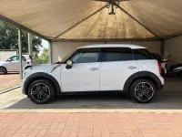 Usata Mini Cooper D Countryman Business 111 CV (81 kW) 2015 Bianco SUV