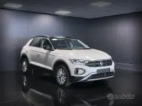 Usata VW T-Roc Life 110 CV (80 kW) 2022 Grigio SUV