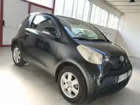 Usata Toyota iQ Sol 68 CV (50 kW) 2009 Nero Utilitaria