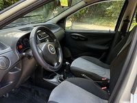 Usata Fiat Punto Dynamic 69 CV (50 kW) 2005 Grigio Utilitaria