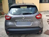 Usata Renault Captur Zen 90 CV (66 kW) 2016 Grigio SUV