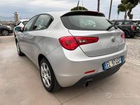 Usata Alfa Romeo Giulietta Distinctive 105 CV (77 kW) 2012 Grigio Berlina