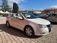 Usata VW Eos 140 CV (102 kW) 2010 Bianco Cabrio