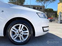 Usata Skoda Rapid Ambition 74 CV (54 kW) 2014 Bianco Utilitaria