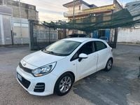 Usata Kia Rio Active 83 CV (61 kW) 2016 Bianco Berlina