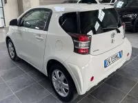 Usata Toyota iQ 68 CV (50 kW) 2009 Bianco Utilitaria