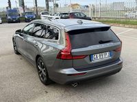 Usata Volvo V60 Momentum 190 CV (139 kW) 2020 Grigio Station wagon