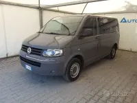 Usata VW Caravelle Comfortline 102 CV (75 kW) 2012 Grigio Furgone
