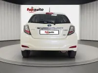 Second-hand Toyota Yaris Hybrid Lounge+ 101 CP (74 kW) 2013 Alb Berlinǎ