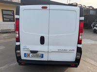 Usata Opel Vivaro 114 CV (83 kW) 2007 Bianco Monovolume