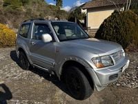 Usata Mitsubishi Pajero 99 CV (72 kW) 2000 Argento SUV