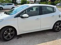 Usata Peugeot 208 Allure 82 CV (60 kW) 2013 Bianco Utilitaria