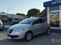 Usata Lancia Ypsilon 69 CV (50 kW) 2015 Grigio Utilitaria