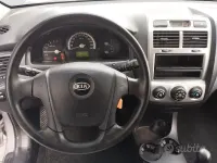 Usata Kia Sportage Active 112 CV (82 kW) 2005 Grigio SUV
