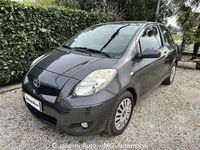 Usata Toyota Yaris 100 CV (73 kW) 2010 Grigio Utilitaria