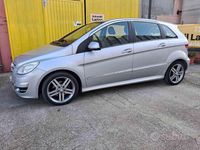 Usata Mercedes B180 Premium 109 CV (80 kW) 2011 Grigio Monovolume