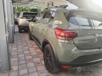 Usata Dacia Sandero Expression 99 CV (72 kW) 2024 Verde Berlina