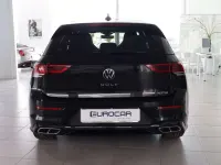 Begagnad VW Golf VIII R-line 150 HK (110 kW) 2022 Svart Sedan