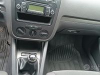 Usata VW Golf V 2005 Blu Utilitaria