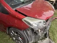 Usata Toyota Yaris 99 CV (72 kW) 2011 Rosso Utilitaria