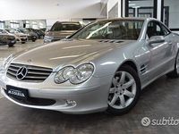 Usata Mercedes SL350 245 CV (180 kW) 2006 Grigio Cabrio