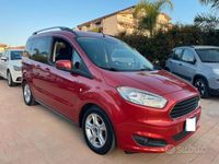 Usata Ford Tourneo 95 CV (69 kW) 2015 Rosso Monovolume