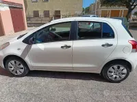Usata Toyota Yaris 69 CV (50 kW) 2011 Bianco Utilitaria