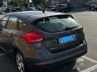 Käytetty Ford Focus 120 HP (88 kW) 2016 Harmaa Sedan