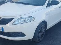 Usata Lancia Ypsilon 69 CV (50 kW) 2021 Bianco Utilitaria