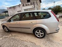 Occasion Ford Focus 100 ch (73 kW) 2006 Gris Citadine