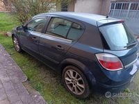 Usata Opel Astra 2006 Blu Berlina