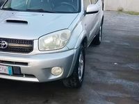 Second-hand Toyota RAV4 128 CP (94 kW) 2005 SUV
