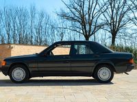 Usata Mercedes 190 122 CV (89 kW) 1988 Grigio Berlina