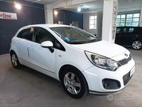 Usata Kia Rio Active 75 CV (55 kW) 2014 Bianco Berlina
