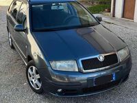 Usata Skoda Fabia Ambiente 75 CV (55 kW) 2005 Grigio Station wagon