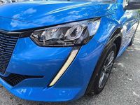Usata Peugeot e-208 Allure 100 kW (136 CV) 2023 Blu Utilitaria
