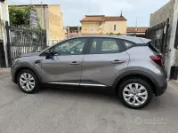 Usata Renault Captur Life 116 CV (85 kW) 2020 Grigio SUV