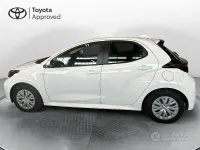 Second-hand Toyota Yaris Hybrid Active 115 CP (84 kW) 2022 Alb Berlinǎ