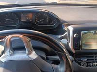 Usata Peugeot 208 82 CV (60 kW) 2016 Nero Utilitaria