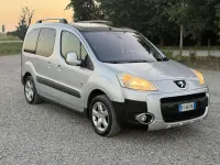 Usata Peugeot TePee Outdoor 109 CV (80 kW) 2008 Grigio Berlina