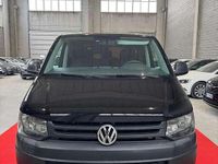 Usata VW Caravelle 140 CV (102 kW) 2013 Nero Furgone