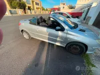 Usata Peugeot 206 CC 109 CV (80 kW) 2004 Grigio Cabrio