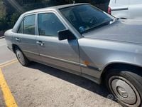 Usata Mercedes E300 1987 Grigio Berlina