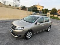 Usata Dacia Sandero Ambiance 89 CV (65 kW) 2016 Marrone Berlina