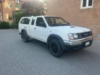 Usata Nissan Navara 103 CV (75 kW) 2000 Bianco Pick-up