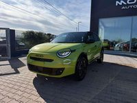 Nuova Fiat 600 Sport 136 CV (100 kW) 2026 Verde acido con tetto nero SUV